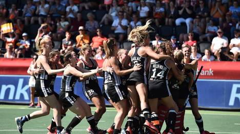 AMSTELVEEN, NETHERLANDS - JUNE 29: Germany celebrates the victory in the shoot out during the Women's FIH Field Hockey Pro League bronze medal match between Germany and Argentina at Wagener Stadium on June 29, 2019 in Amstelveen, Netherlands. (Photo by Charles McQuillan/Getty Images)