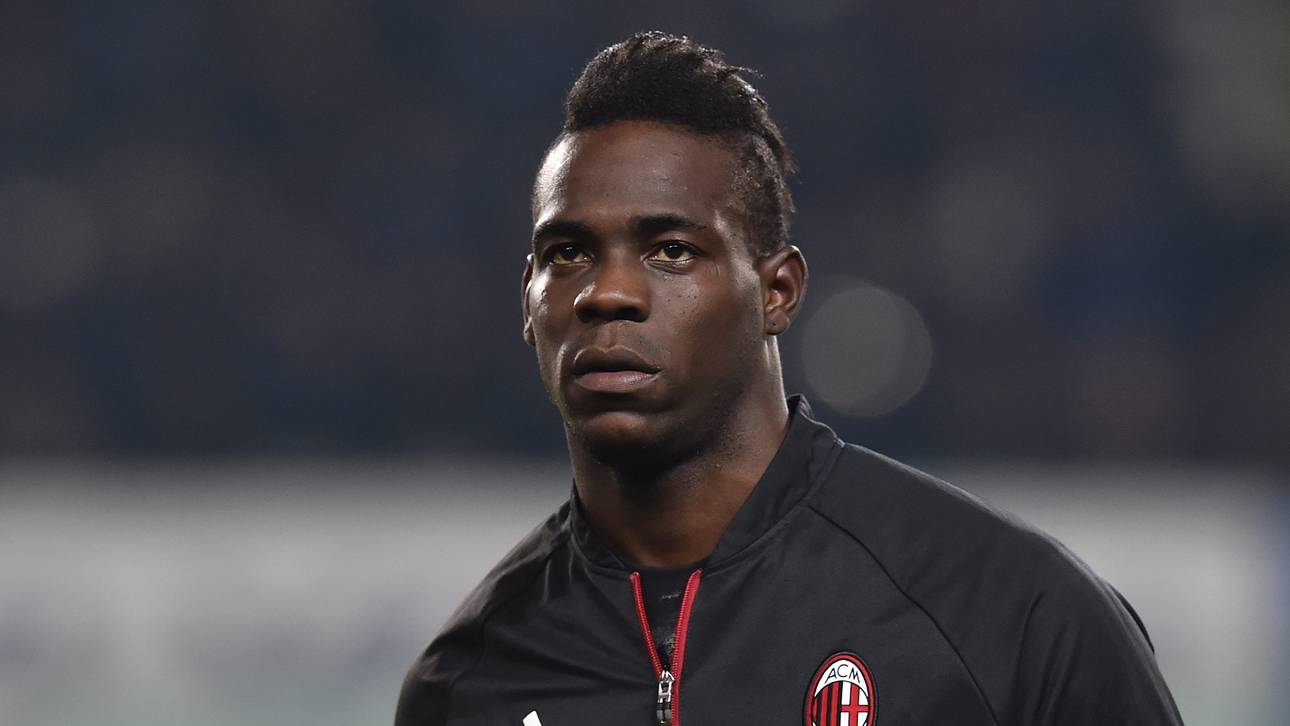 Carragher: China-Gebete für Balotelli