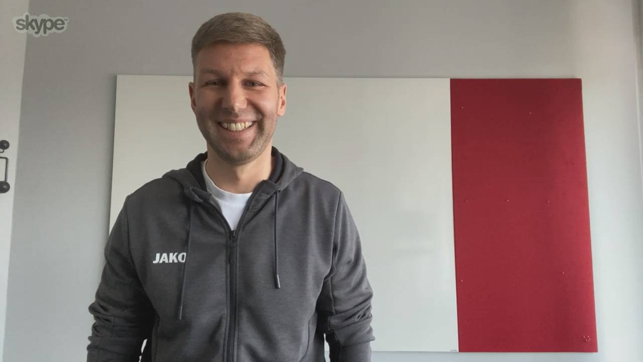 STAHLWERK Doppelpass: Thomas Hitzlsperger feierte den Sieg des VfB Stuttgart