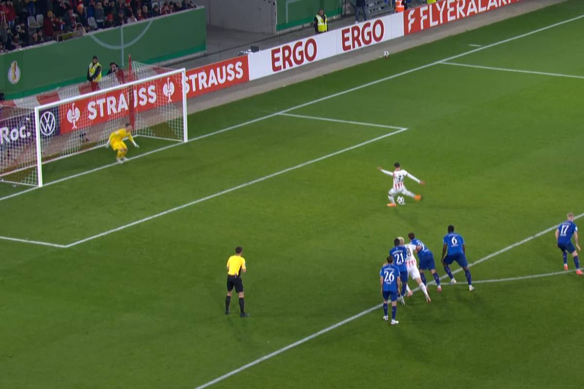 Schöner kann man einen Elfmeter nicht verwandeln