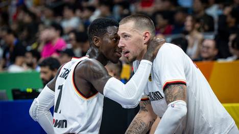 Dennis Schröder (l.) und Daniel Theis wurden gemeinsam Weltmeister