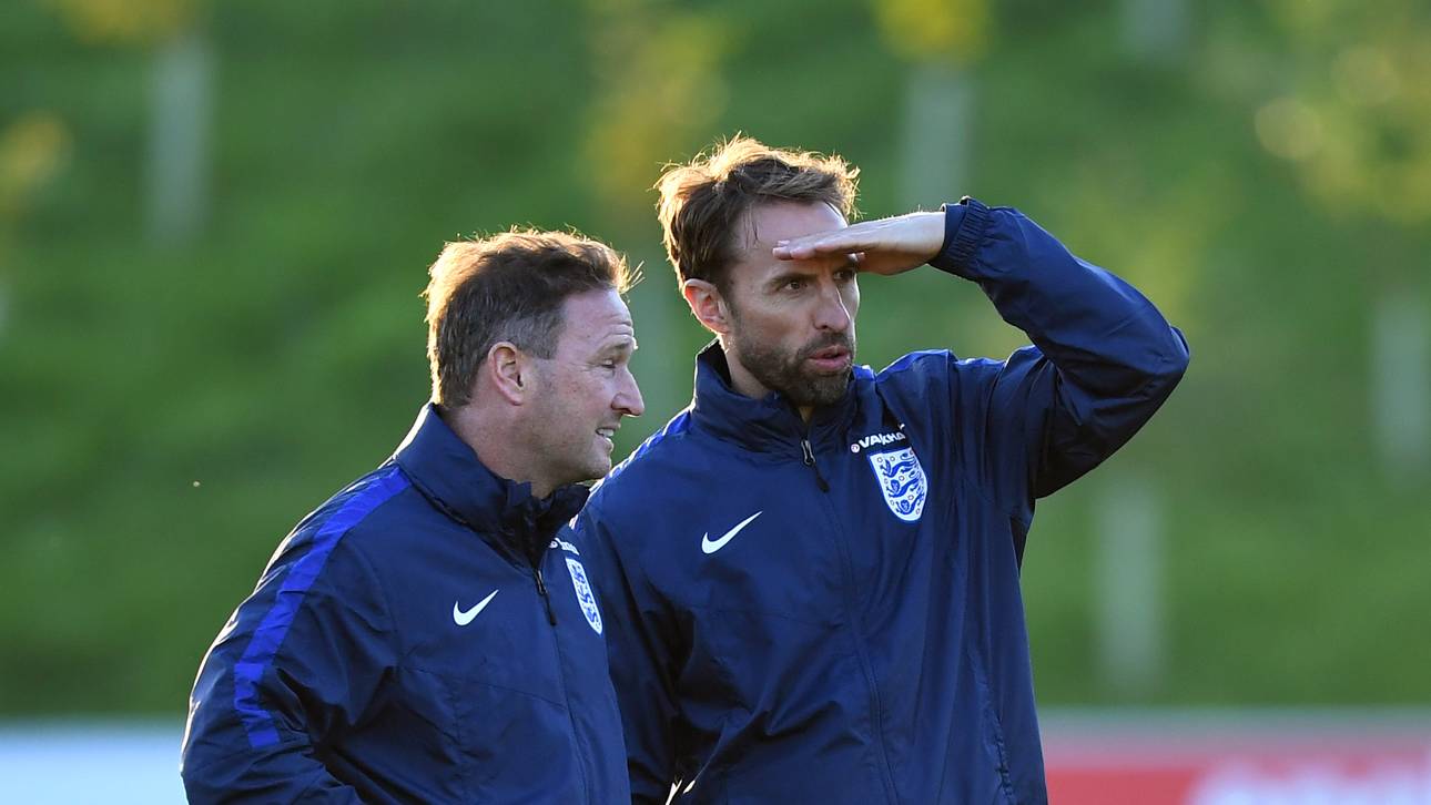 Holland Co-Trainer bei England
