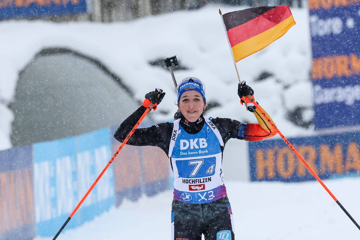 Im Sprint von Annecy-Le Grand Bornand verteidigt sie eindrucksvoll mit dem vierten Podestplatz in Serie die Führung im Gesamtweltcup.