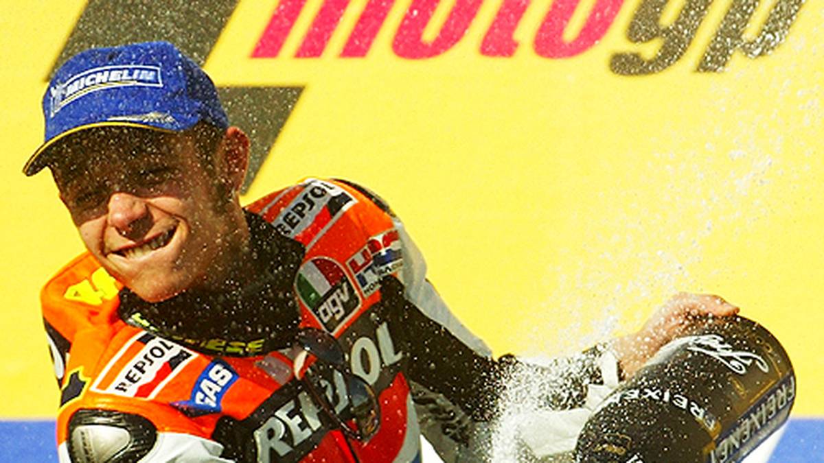 Weitere Erfolge lassen nicht lange auf sich warten: Rossi sichert sich auf seiner Honda in der neuen MotoGP-Klasse in den Jahren 2002 und 2003 seine Championships Nummer vier und fünf