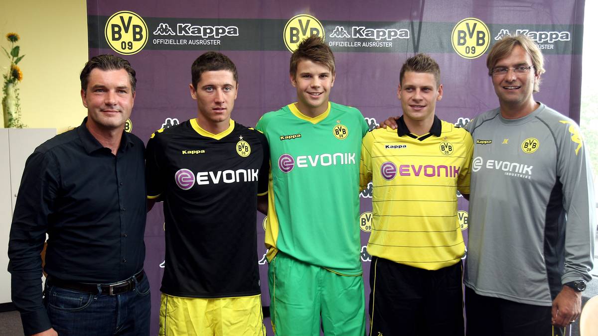 Es ist einer der wildesten Transfersommer der BVB-Geschichte: Robert Lewandowski, Shinji Kagawa und Lukas Pisczcek kommen. Für alle vier zusammen bezahlte Watzke übrigens 5,6 Millionen Euro. Auch der junge Mario Götze stößt aus der U19 zum Profikader dazu