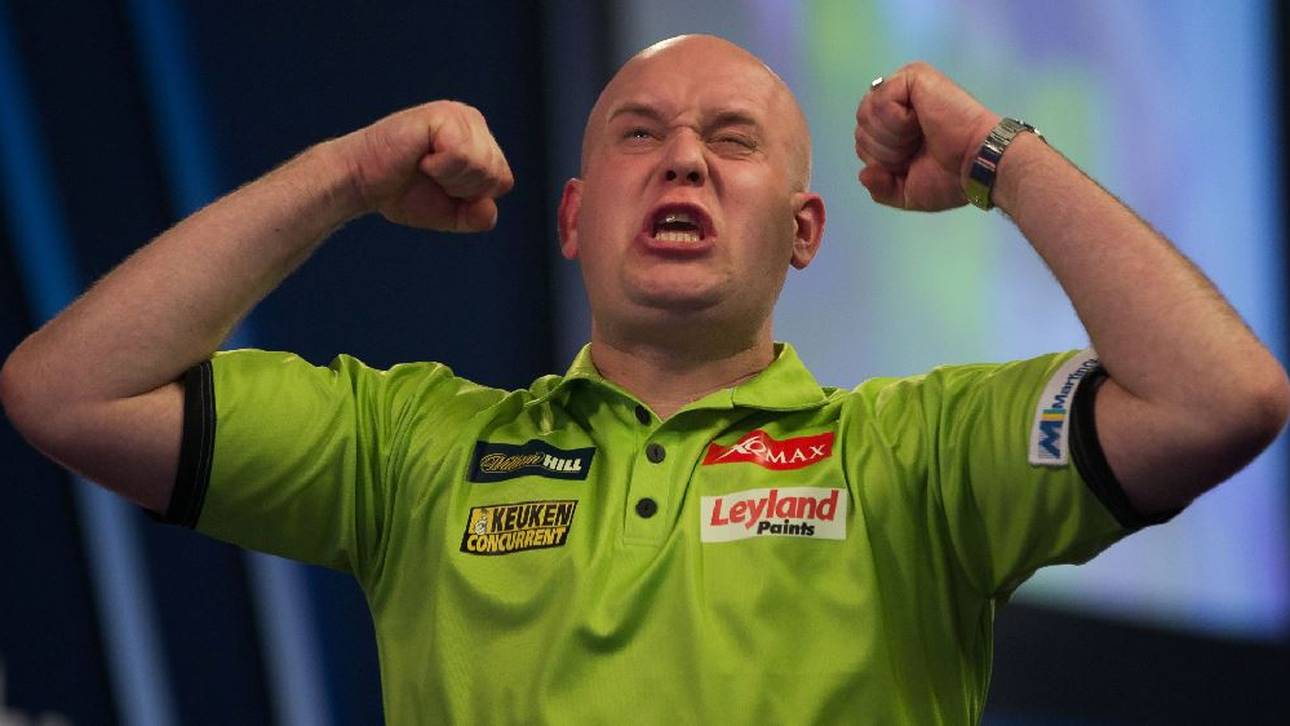 Mighty Mike führt Wright vor