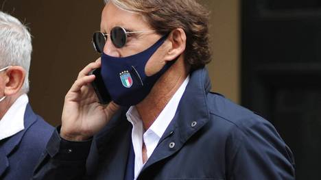 Italiens Nationaltrainer Roberto Mancini soll bis 2026 Coach der Azzurri bleiben.