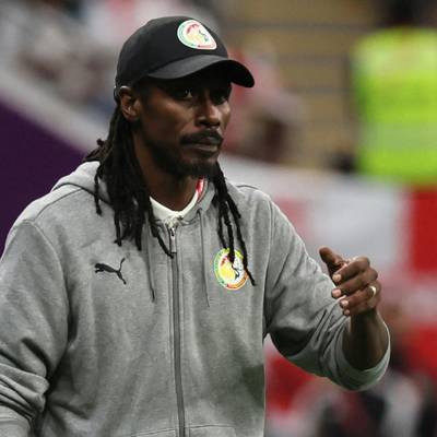Aliou Cisse hat seine Zukunft als senegalesischer Fußball-Nationaltrainer nach dem WM-Aus im Achtelfinale gegen England (0:3) offen gelassen.