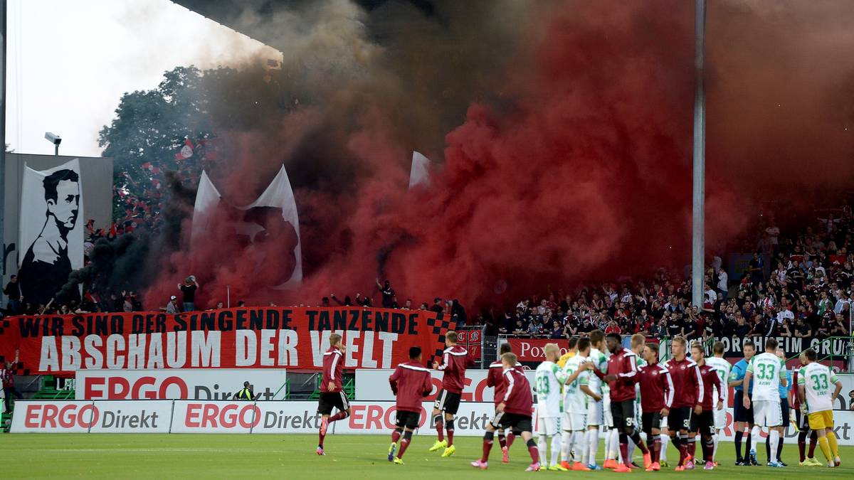 1.FC NÜRNBERG GEGEN GREUTHER FÜRTH: Das älteste deutsche Derby ist das Frankenderby zwischen dem 1. FC Nürnberg und der SpVgg Greuther Fürth. Seit 1904 duellieren sich die beiden Vereine, die in den frühen 1900er Jahren den deutschen Fußball dominierten