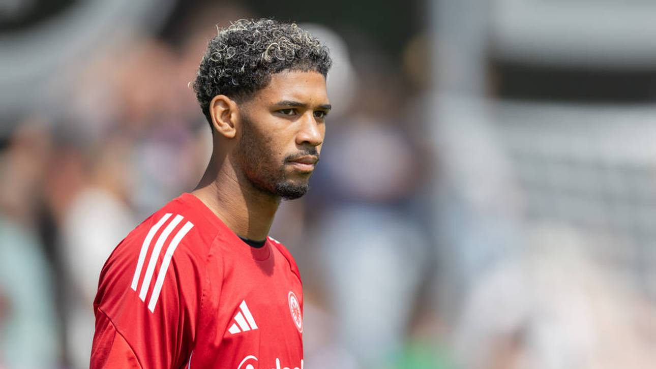 Neue Sorgen! SGE-Torhüter reist ab