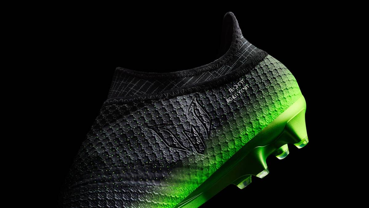 Die Fotos zeigen das Topmodell seines Schuhs - die Space Dust Edition