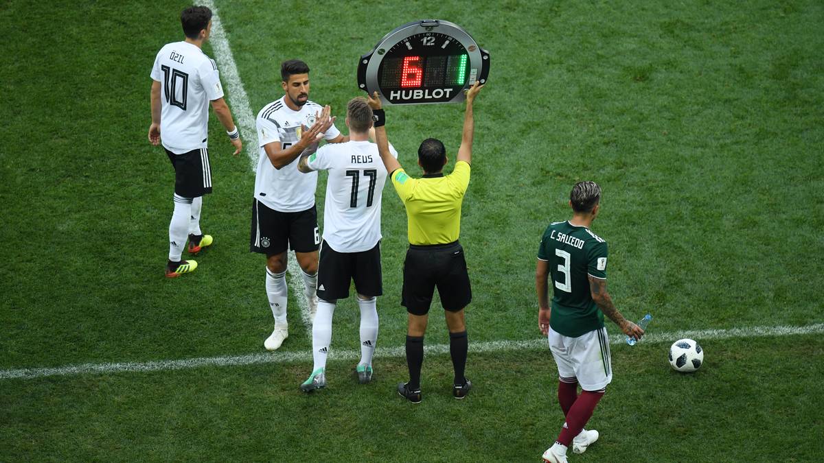 MARCO REUS (ab 60. Minute): Kam als Joker für Khedira und rückte auf die Position des Spielmachers. Özil ging dafür auf die Acht. Reus zeigte sich, forderte Bälle und verlieh dem deutschen Spiel Tempo. Hatte viele Aktionen, darunter einen guten Torschuss (71.). Löw muss ihn gegen Schweden von Anfang an bringen. SPORT1-Note: 3,5