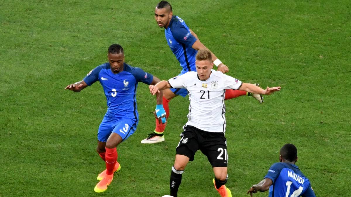 Machte danach jedes Spiel, gegen Italien und vor allem Frankreich aber einen etwas wackligen Eindruck. Toll sein Elfmeter gegen Italien. Ihm gehört die Zukunft. Gesamteindruck während der EM:  Note 3
