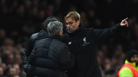 Jürgen Klopp steht mit dem FC Liverpool am Samstag gegen Jose Mourinhos Manchester United unter Druck