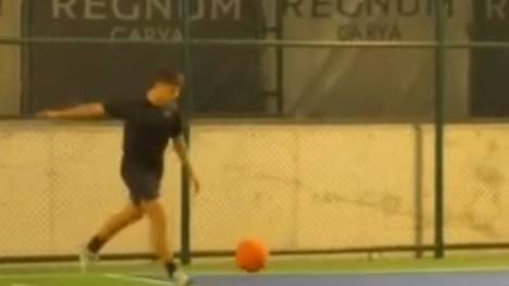 Real-Youngster Arda Güler beeindruckt das Internet mit einem sehenswerten Trickshot.