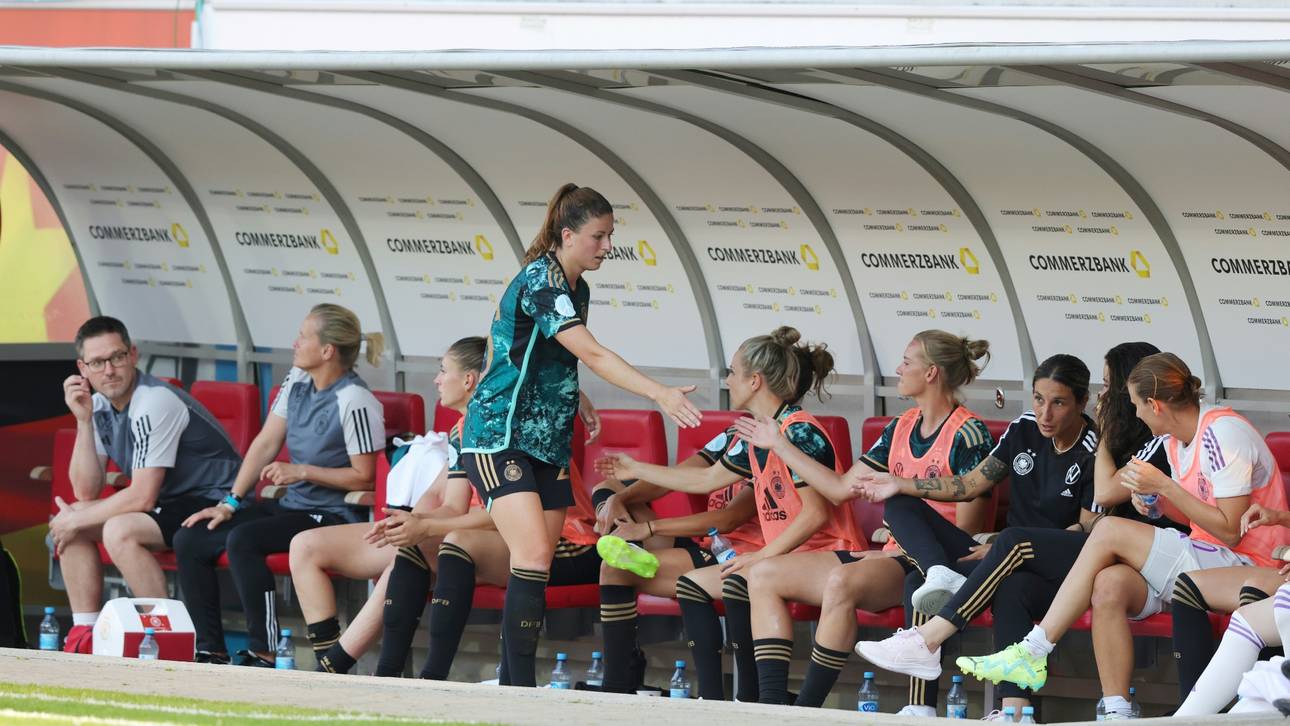 DFB-Frauen vor schwieriger Frage