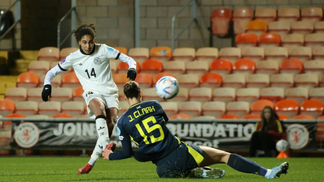 DFB-Talent denkt über Wechsel nach