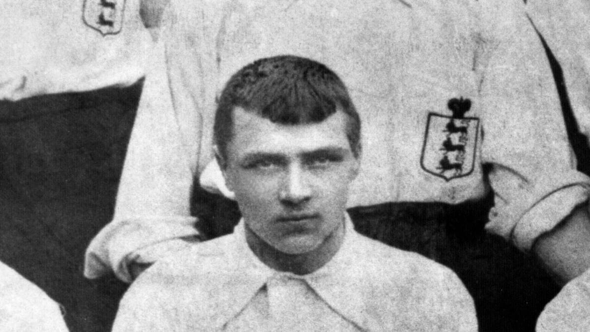 PLATZ 5 - STEVE BLOOMER: Der Engländer galt als weltweit bester Spieler vor dem Ausbruch des Ersten Weltkrieges. Bloomer war, es der Derby County groß machte. Er spielte auch für Middlesbrough. Ihm gelangen insgesamt 317 Tore