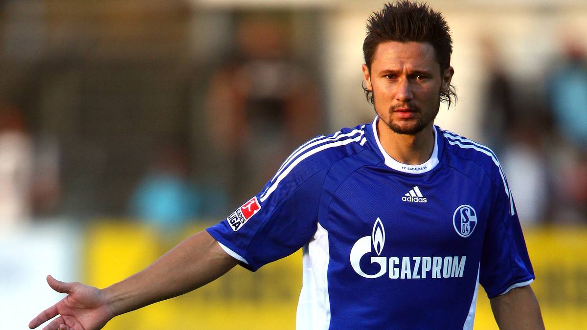 und schließlich auch auf Schalke. Die Knappen holten ihn 2008 für 2,5 Millionen Euro. Am Ende durfte Streit nicht mal mehr mit der Mannschaft trainieren. Nach der Suspendierung folgte das baldige Karriere-Ende