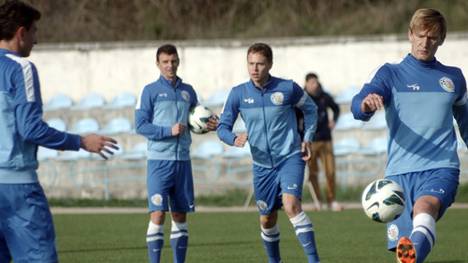 Die Spieler von FC Sewastopol trainieren, ihre Spiel-Ergebnisse werden aber nicht anerkannt