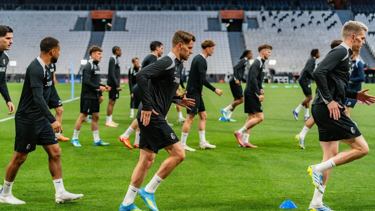 Die Freiburger Mannschaft beim Abschlusstraining 