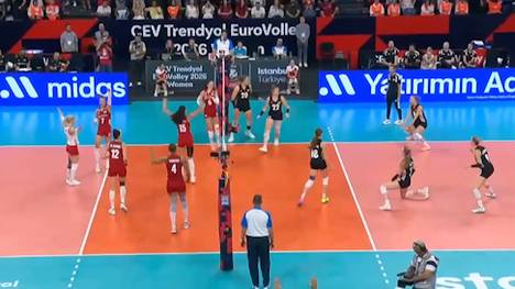 Die deutschen Frauen verlieren bei der Volleyball-EM das Spiel um Platz 5: Gegen die Türkei muss man sich mit 1-3 geschlagen geben. 