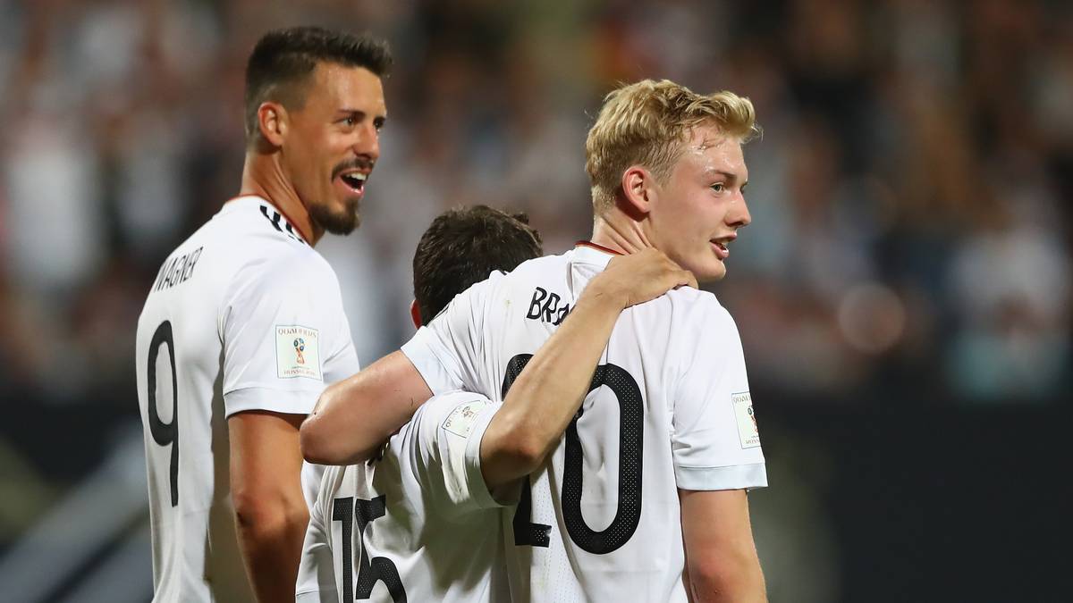 Auch Julian Brandt erzielt seinen ersten Treffer für die DFB-Elf. Mit einem Kopfball überwindet der Leverkusener den Gästekeeper 