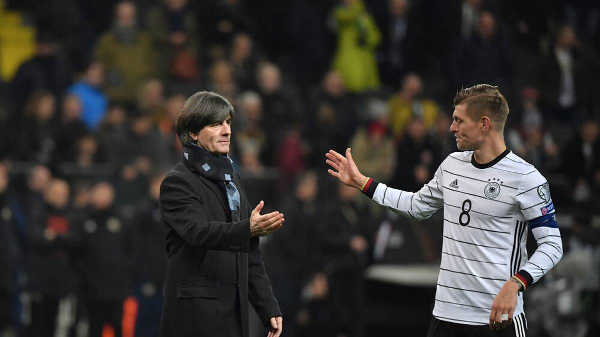 DFB: Muss Toni Kroos um seinen Platz fürchten, Herr Löw?