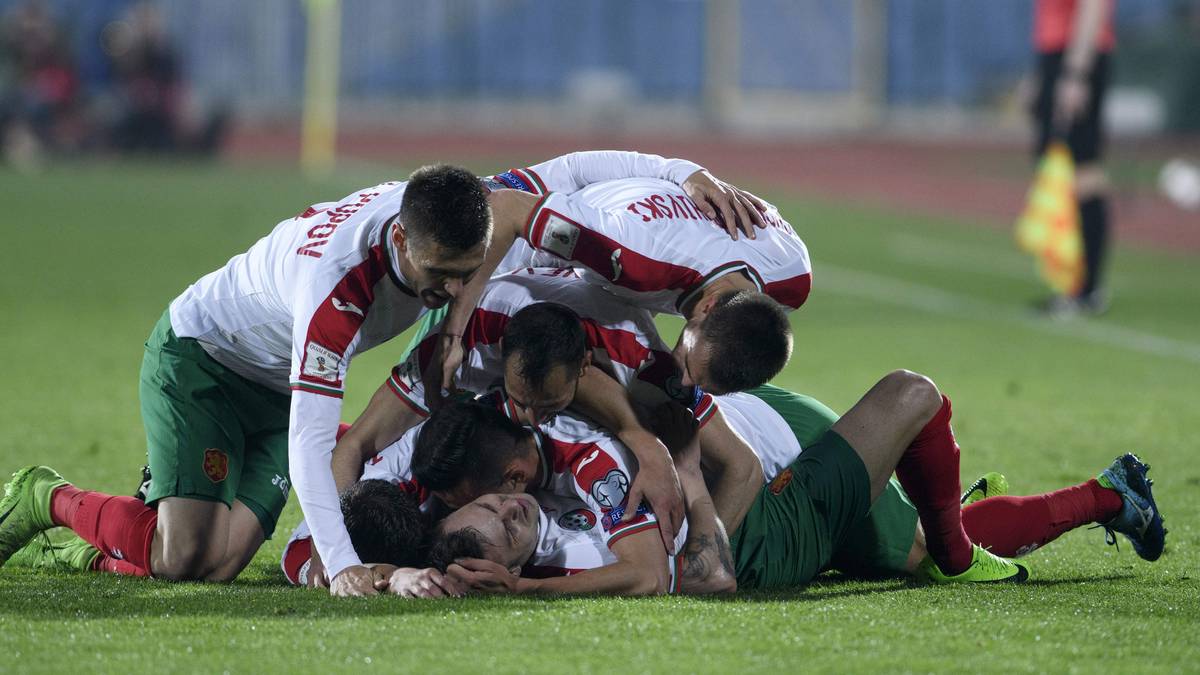 BULGARIEN - Seit 2004 wartet Bulgarien sehnsüchtig auf eine EM-Teilnahme. Damals waren sie jedoch in einer Gruppe mit Frankreich, Spanien und Rumänien chancenlos und schieden als Gruppenletzte aus