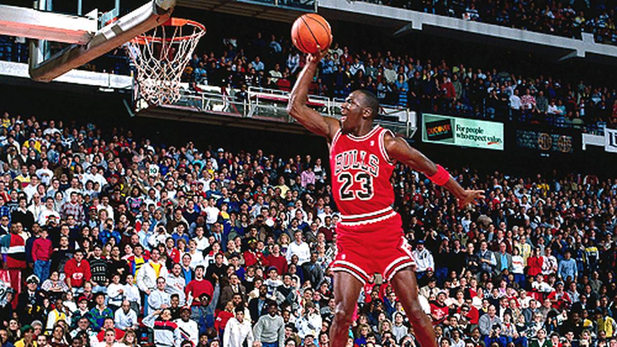 Jordans Dunking von der Freiwurflinie geht in die Geschichte ein ...