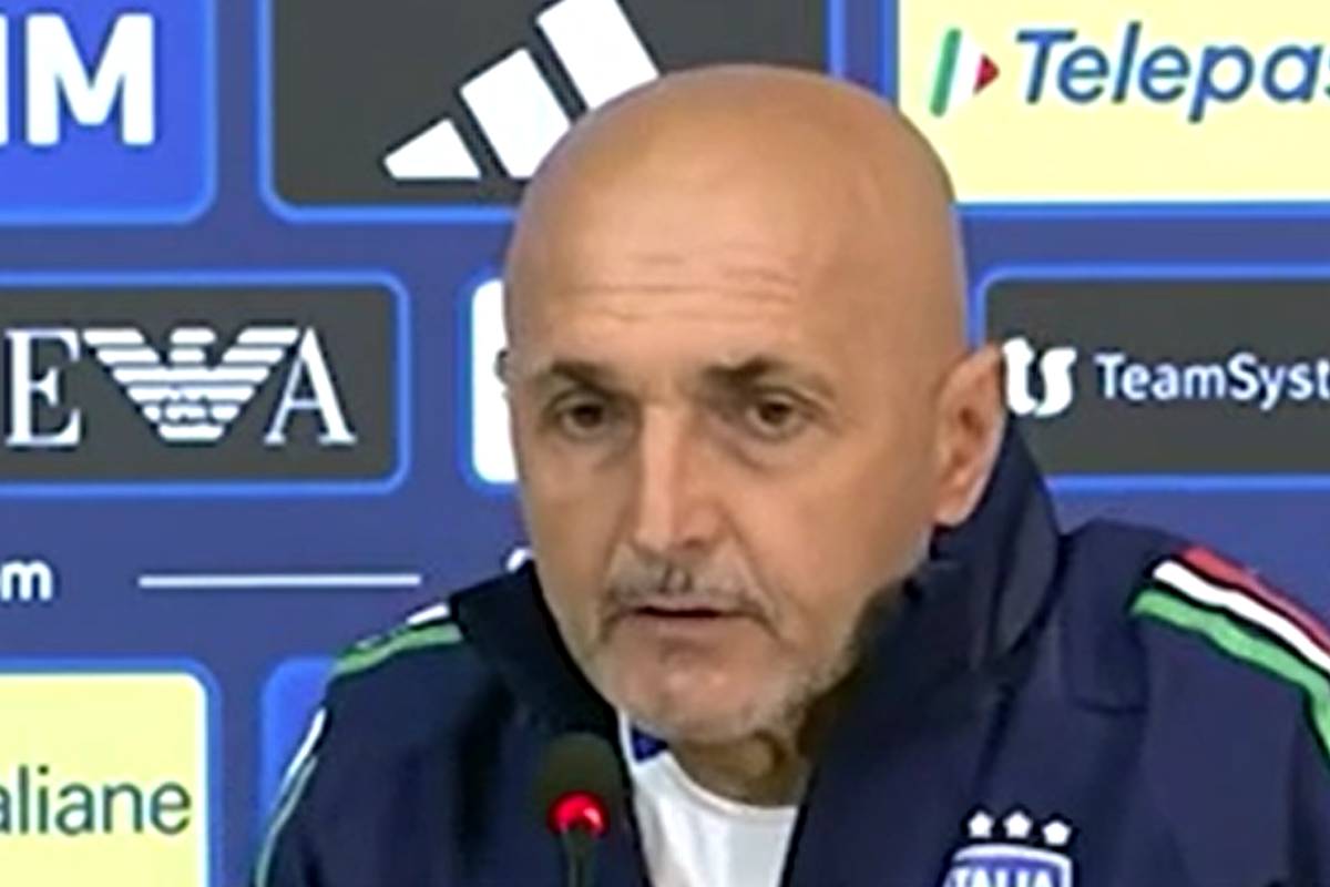 Italien-Trainer Luciano Spalletti verließ die Pressekonferenz, als er gefragt wurde, ob er sich vom Verband verraten fühle. Er kündigte an, nach dem Spiel gegen Moldawien nicht mehr Nationaltrainer zu sein.