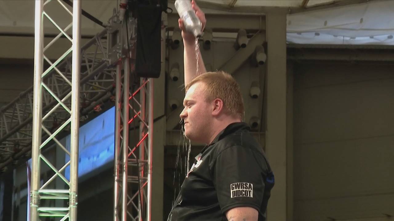 Darts UK Open: Adam Gawlas schlägt Rob Cross im Viertelfinale 10:8