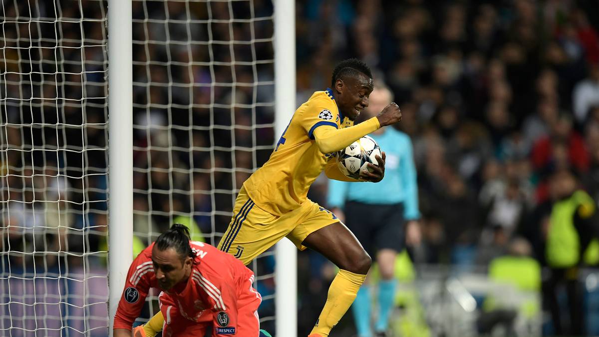 Das gibt's doch gar nicht! Juventus' Franzose Blaise Matuidi staubt in der 61. Minute nach einem schlimmen Patzer von Reals Keeper Keylor Navas ab und besorgt das 3:0 aus Sicht der Bianconeri, was Verlängerung bedeuten würde