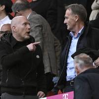 Nach dem BVB-Sieg beim FC Bayern leistet sich Borussia Dortmunds Boss Hans-Joachim Watzke einen Fauxpas. 