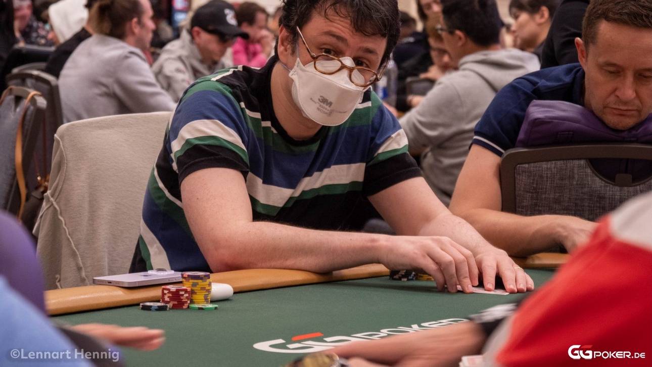 Immer mit Maske: Isaac "Ike" Haxton