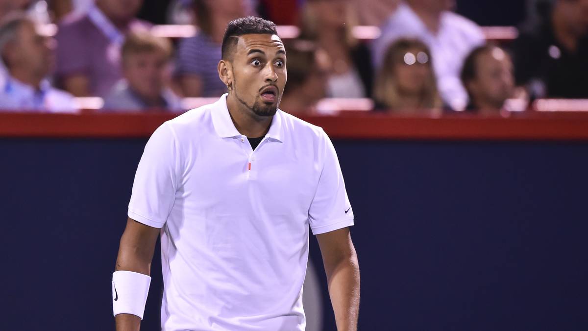 Im Match gegen Karen Khachanov geriet er nun wieder mit dem Schiedsrichter in Konflikt. Dieser verpasste ihm eine Strafe wegen Missachtung der Shot-Clock. Kyrgios verlangte daraufhin eine Toilettenpause, die ihm der Unparteiische verweigerte, woraufhin Kyrgios ausrastete