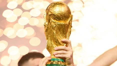 Die Fußball-Weltmeisterschaft 2026 findet in den USA, Kanada und Mexiko statt. Es wird eine WM der Premieren sein.