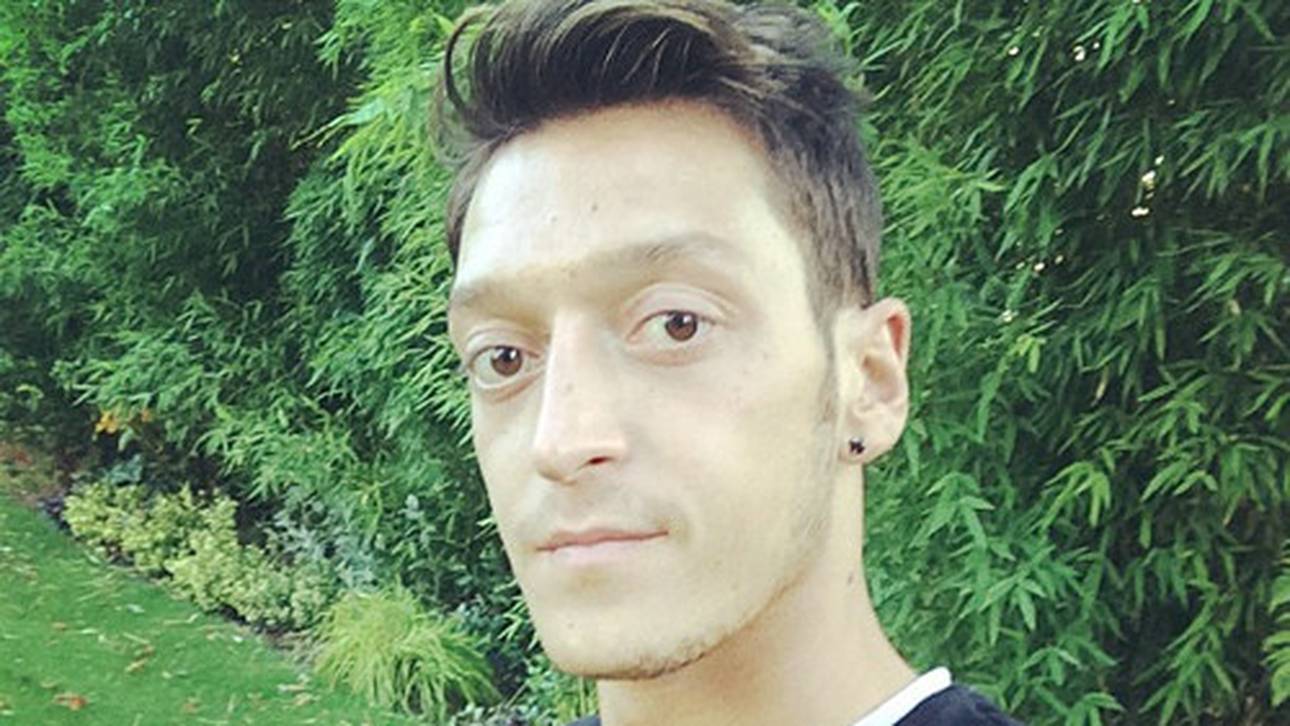 Mesut Özil gedenkt den Opfern vom 11. September
