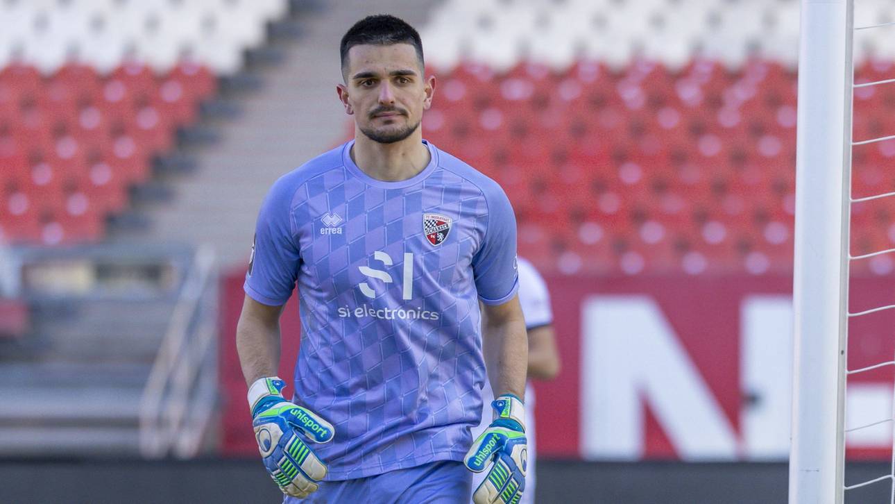 Frankfurt verleiht Torhüter erneut