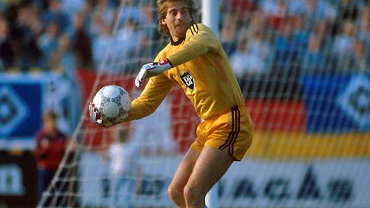 Nur eine Minute vor Lehmann steht Uli Stein. Er bleibt in der Saison 1985/1986 beim Hamburger SV 602 Minuten ohne Gegentor. Damit belegt der ehemalige Nationaltorwart den 7. Rang unter den Rekord-Torhütern