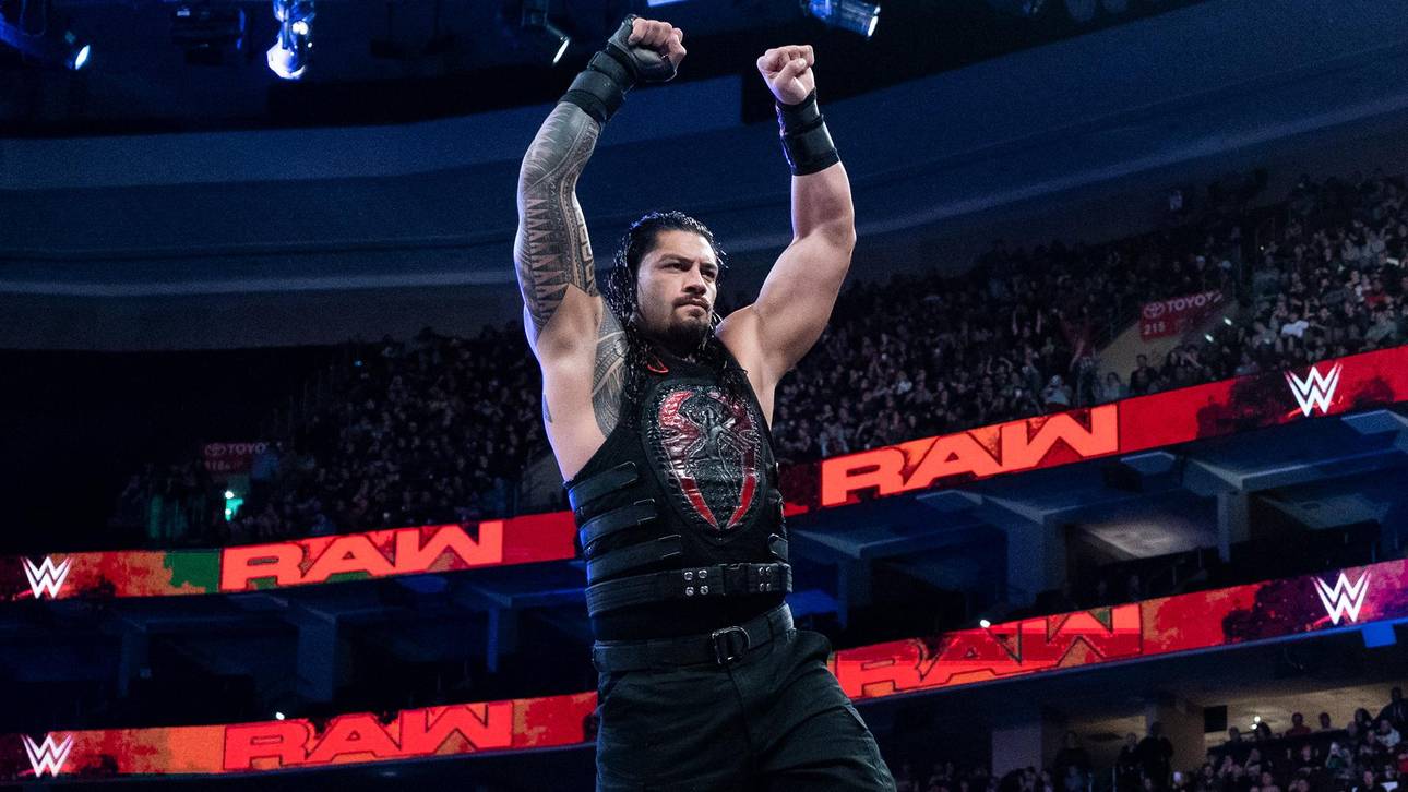 Reigns tritt bei WWE RAW auf