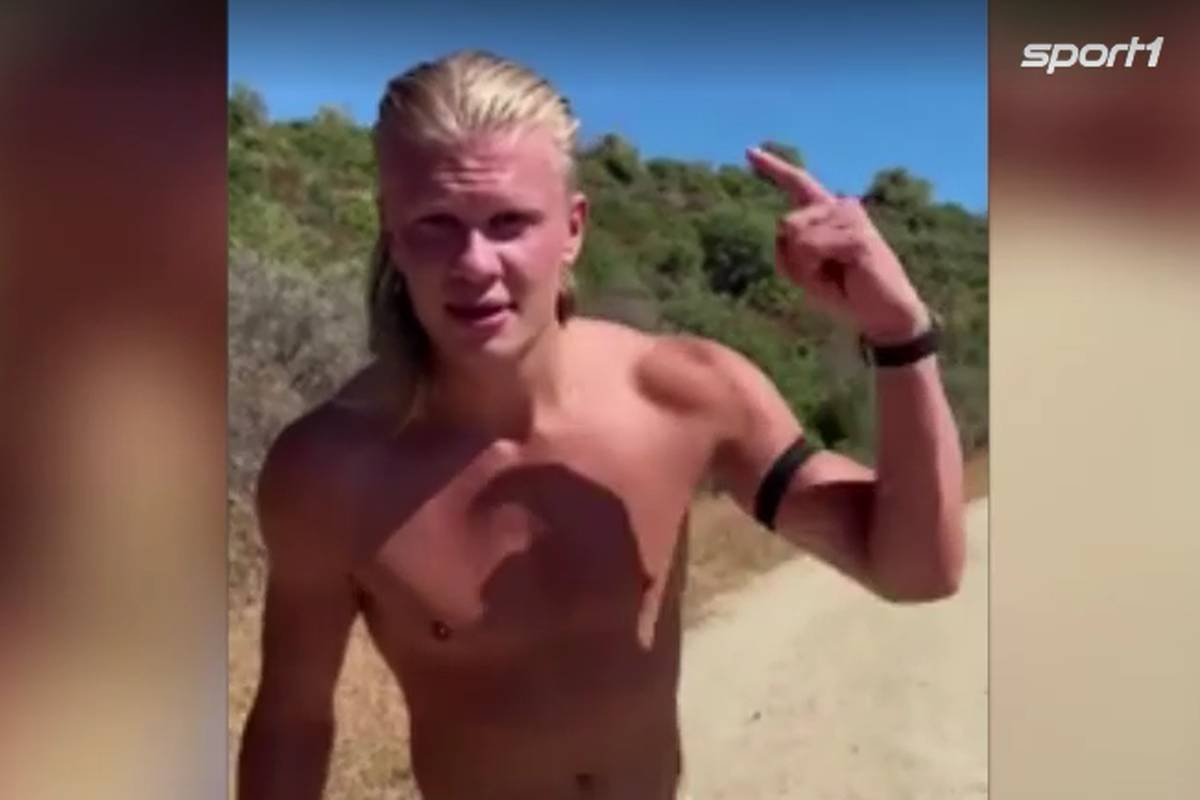Erling Haaland weilt im Sommerurlaub auf Sardinien. In der italienischen Hitze arbeitet der Superstar an seinem Top-Speed.