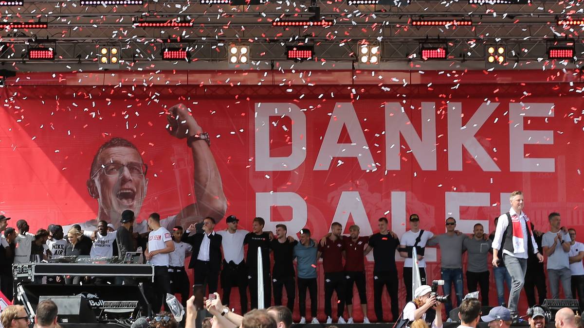 Nun ist Bragantino der Aufstieg in die erste brasilianische Liga sicher. Rangnick sagt: "Wir wollen ganz egoistisch für RB Leipzig Topspieler für Europa entwickeln". Er sieht in der Entwicklung der Konzern-Klubs in Nord- und Südamerika enormes Potenzial