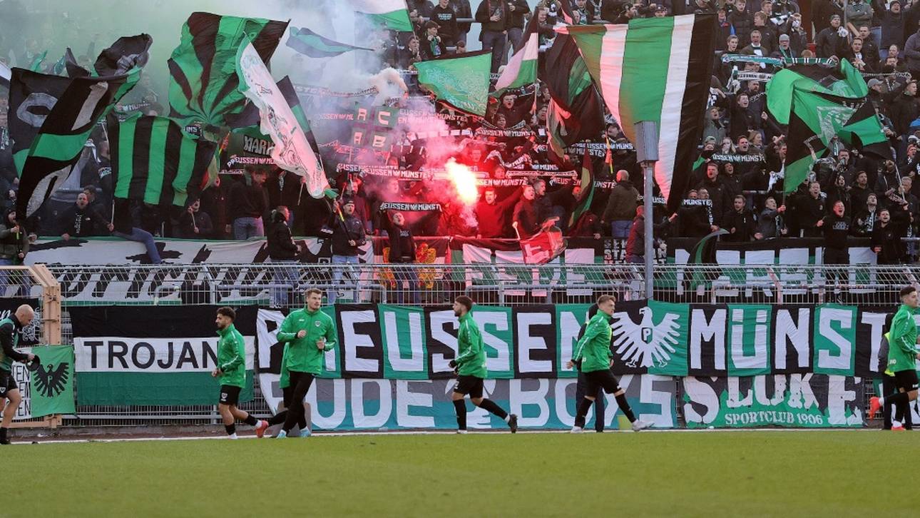 Münster am Ziel! Fans stürmen Platz