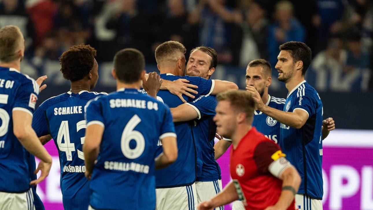 Pyro-Ärger und Doppel-Rot! S04 jubelt