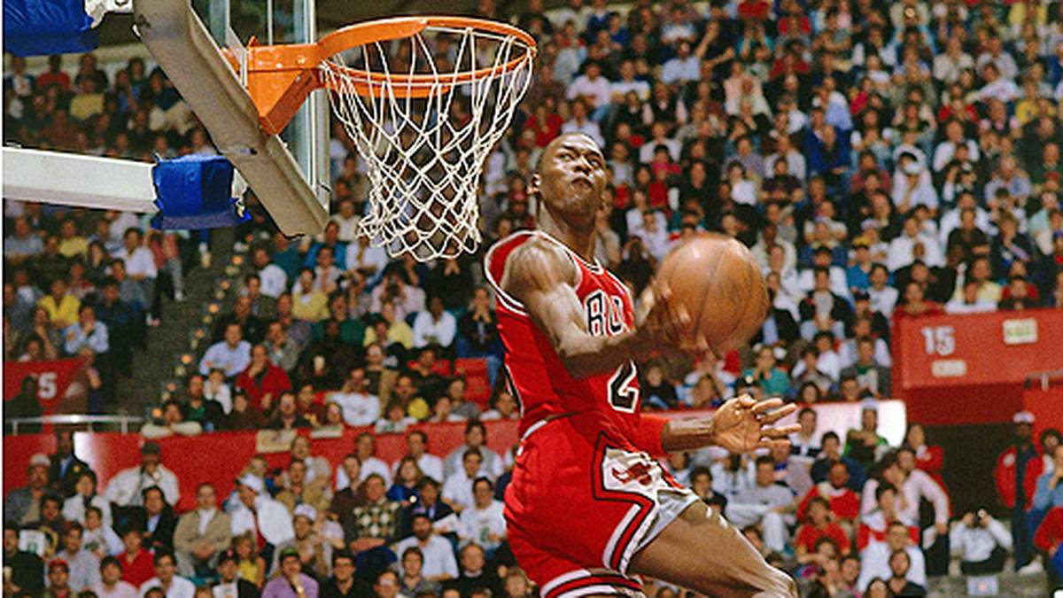 In diese Zeit fällt ein bahnbrechendes Event. Nachdem er schon 1987 den Slam Dunk Contest des All-Star Games gewonnen hat, folgt ein Jahr später in Chicago eine Steigerung. Mit Atlantas Dominique Wilkins liefert er sich ein legendäres Duell.