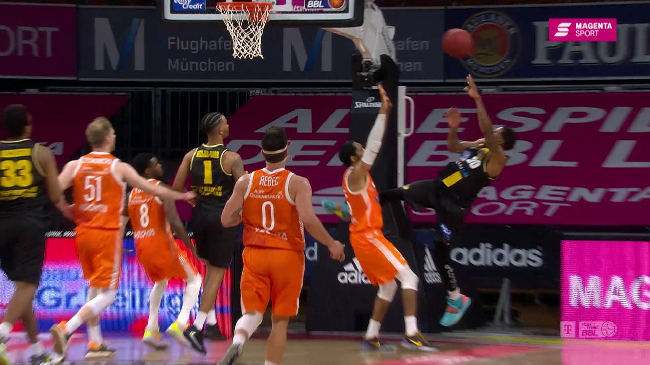 Rasta Vechta gegen MHP Riesen Ludwigsburg beim easycredit BBL Turnier