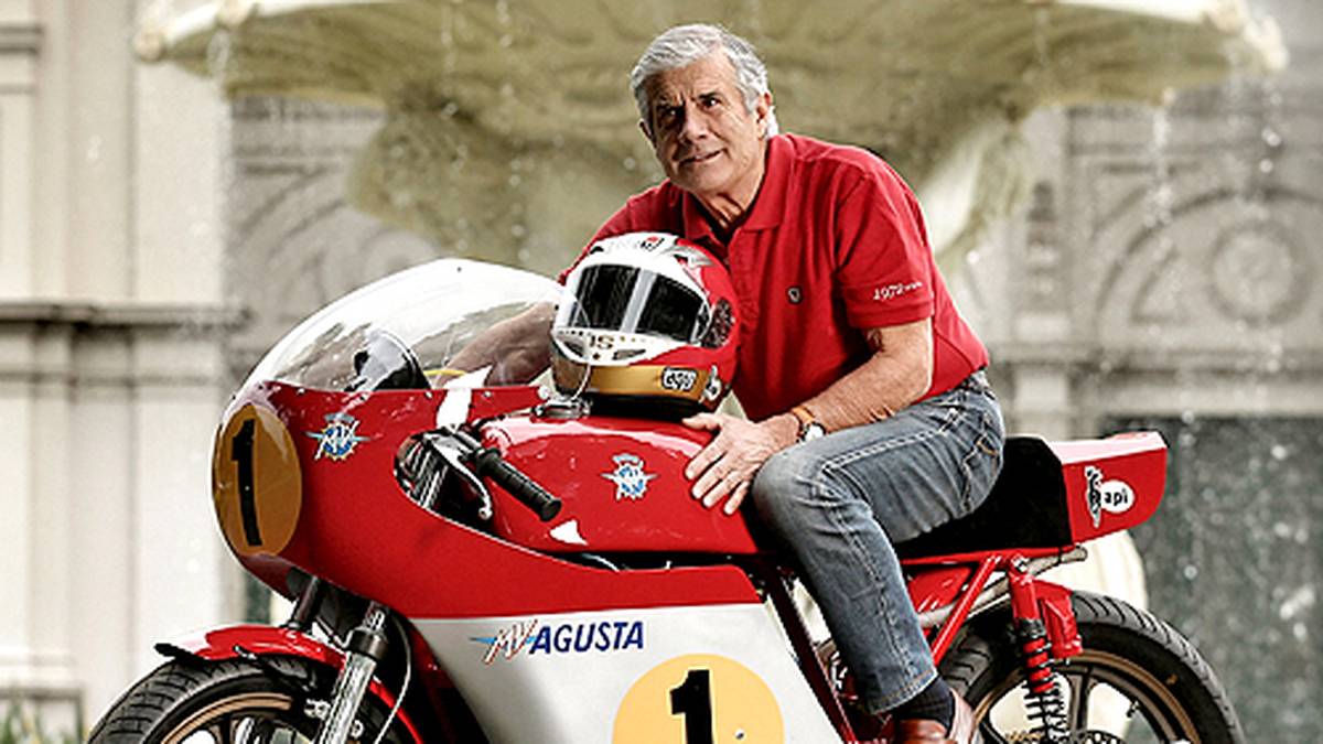 Trotz der unzähligen Erfolge steht Valentino Rossi in der ewigen, klassenübergreifenden Bestenliste nur auf Rang zwei hinter seinem Landsmann Giacomo Agostini. 15 Weltmeisterschaften stehen auf "Agos" Liste  - damit gilt er als bester Motorrad-Rennfahrer aller Zeiten