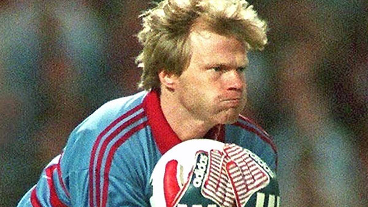 "Titan" Oliver Kahn schafft in der Saison 1998/1999 satte 736 Minuten ohne Gegentreffer. Es ist seine erste Bestmarke, Kahn ist der einzige Keeper mit zwei Rekorden
