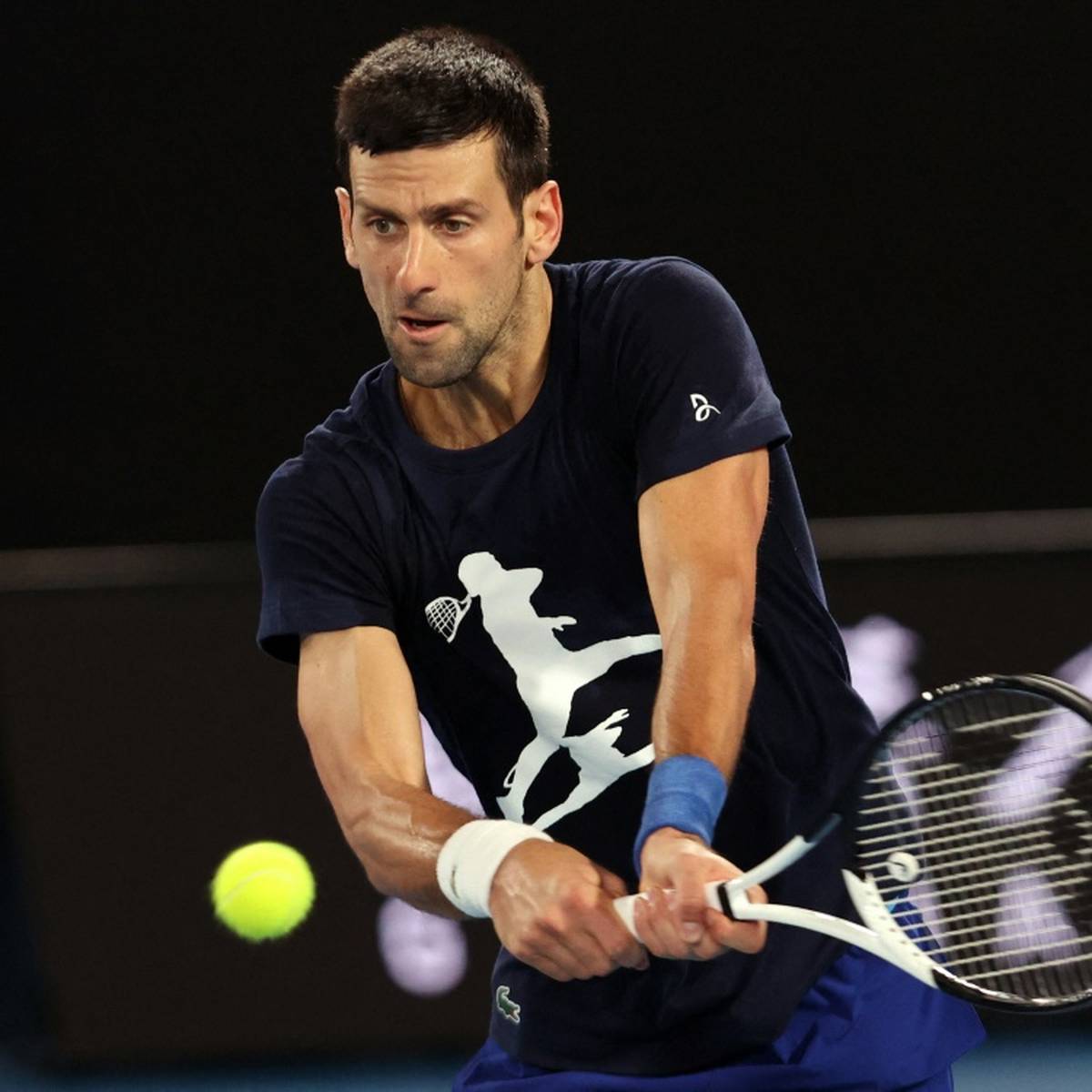 Nach seiner geräuschvollen Ausweisung aus Australien peilt Tennisstar Novak Djokovic sein Comeback im Februar beim ATP-Turnier in Dubai an.